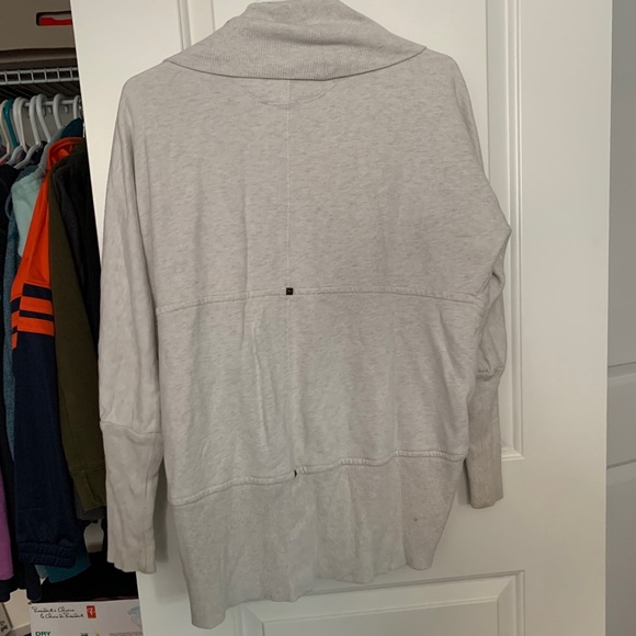 Wilfred by Aritzia Diderot Sweater Size Small - Picture 8 of 8